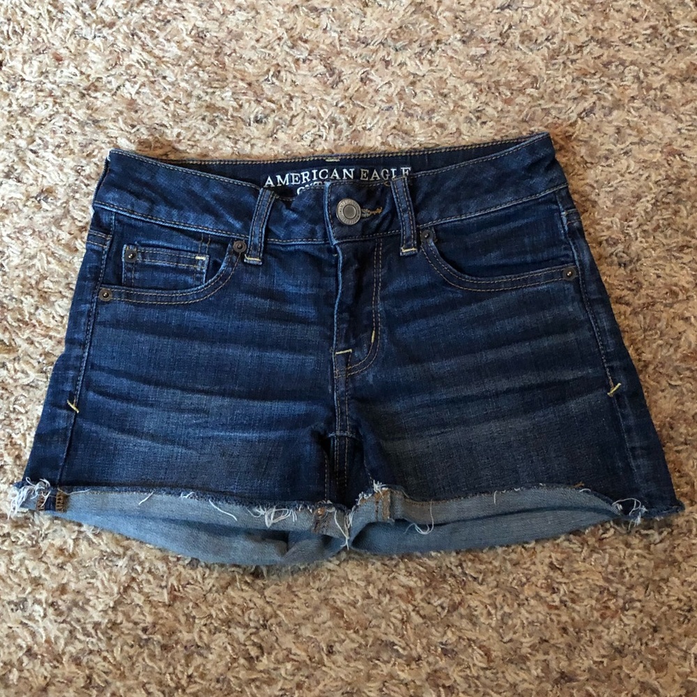 American Eagle Jean Shorts Frayed Rolled Hem Beachy Summer Travel Size 0